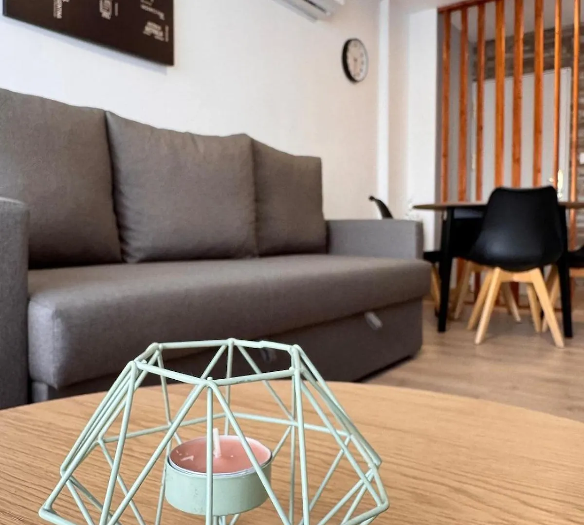 Kontakt z Nice Apartment 150 Meters From The Beach